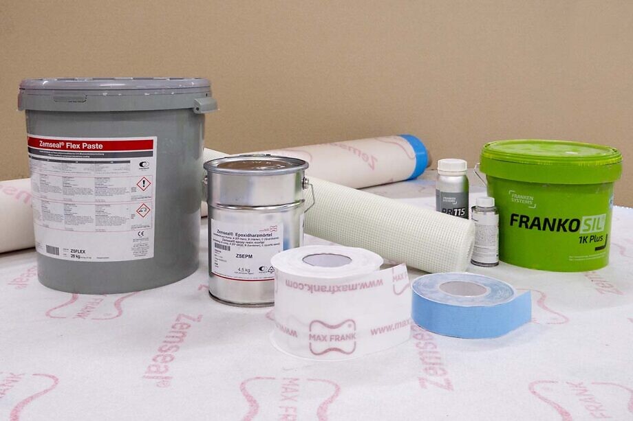 Das Zemseal®-System umfasst auch Gewebe, Klebebänder, Flex-Paste etc.